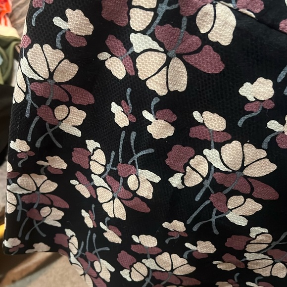 Ann Taylor 10 petite black with mauve and pink floral print back zipper - Picture 3 of 8